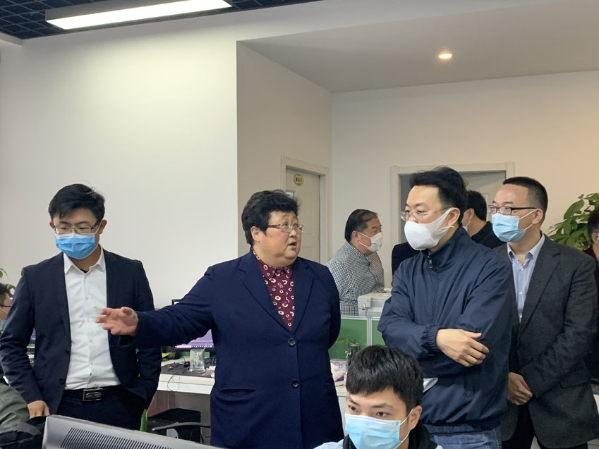 寶山區(qū)區(qū)領(lǐng)導(dǎo)一行蒞臨邁維動漫調(diào)研企業(yè)復(fù)工復(fù)產(chǎn)情況(圖5) 寶山區(qū)區(qū)領(lǐng)導(dǎo)一行蒞臨邁維動漫調(diào)研企業(yè)復(fù)工復(fù)產(chǎn)情況(圖5)